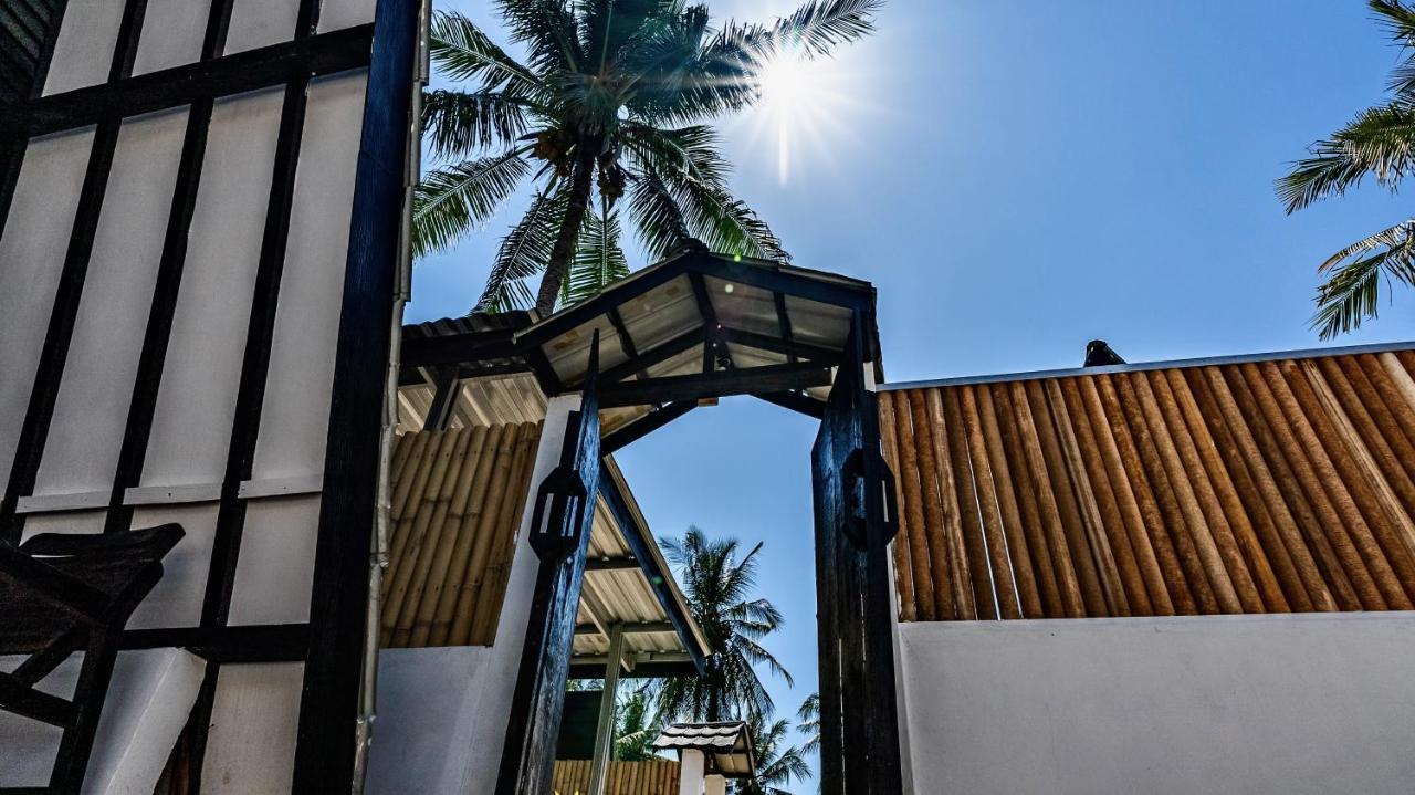 Sanctum Dive Bungalows With Private Pool Gili Trawangan Buitenkant foto