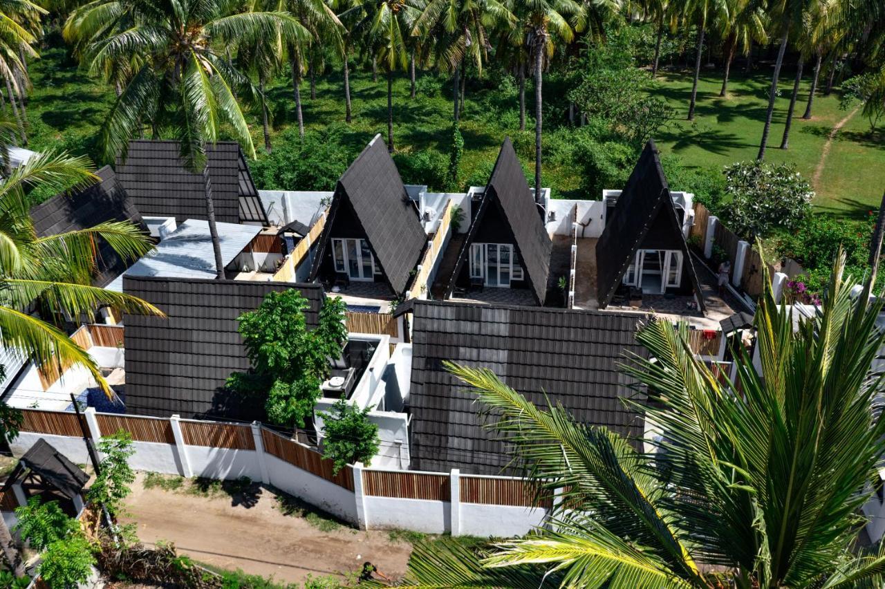 Sanctum Dive Bungalows With Private Pool Gili Trawangan Buitenkant foto