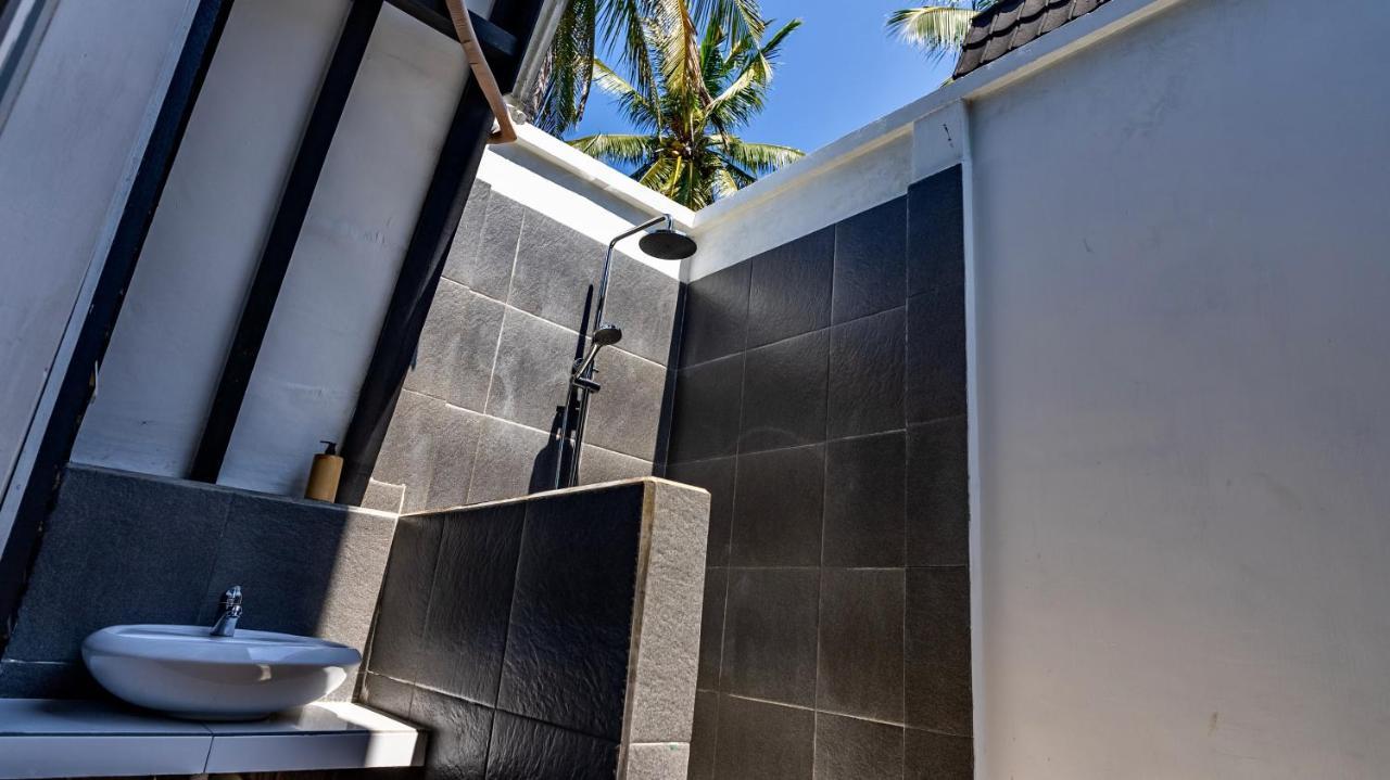Sanctum Dive Bungalows With Private Pool Gili Trawangan Buitenkant foto