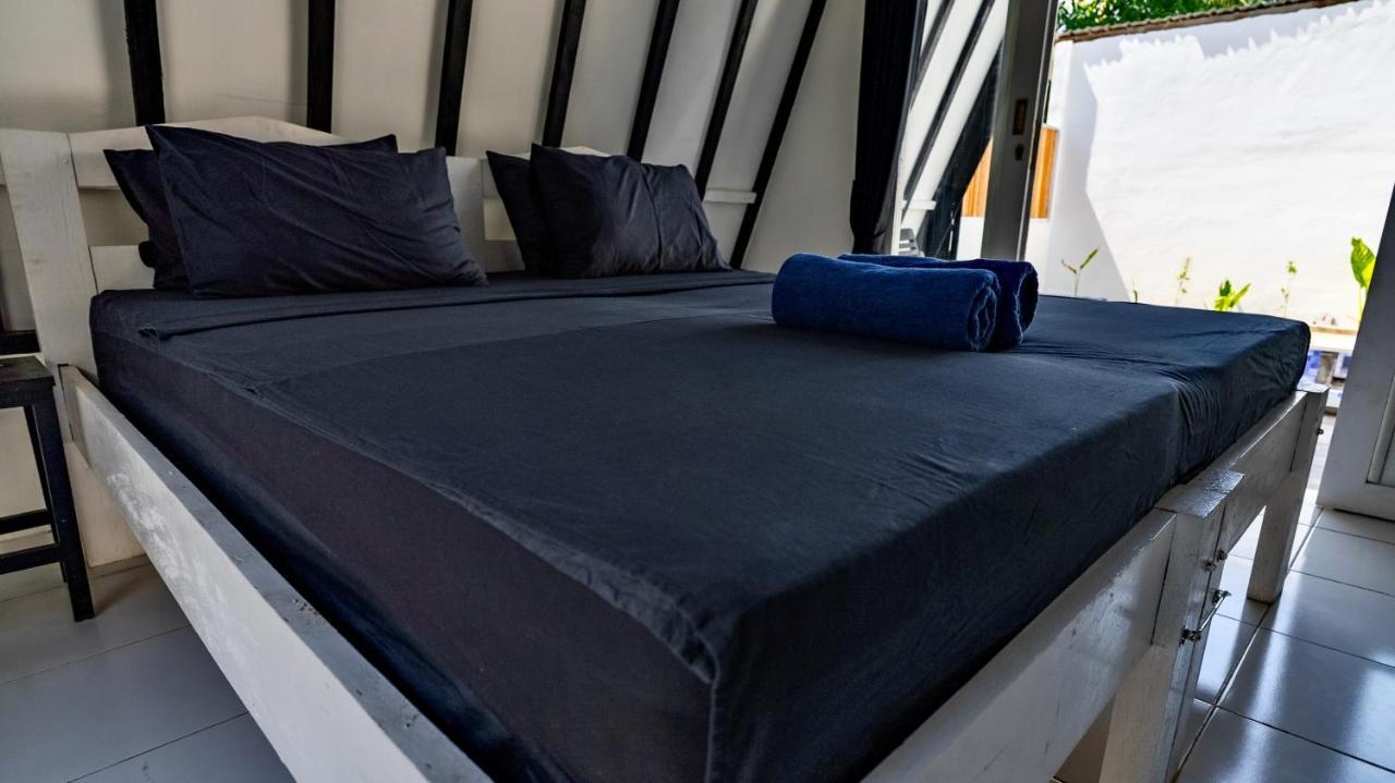 Sanctum Dive Bungalows With Private Pool Gili Trawangan Buitenkant foto