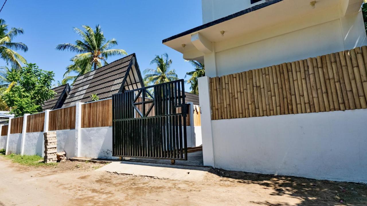 Sanctum Dive Bungalows With Private Pool Gili Trawangan Buitenkant foto